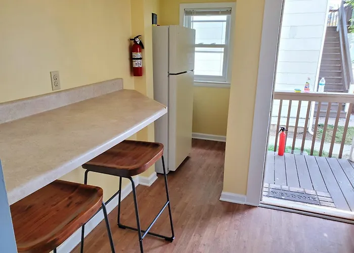 208 Cottage 5 Yellow 1St Unit